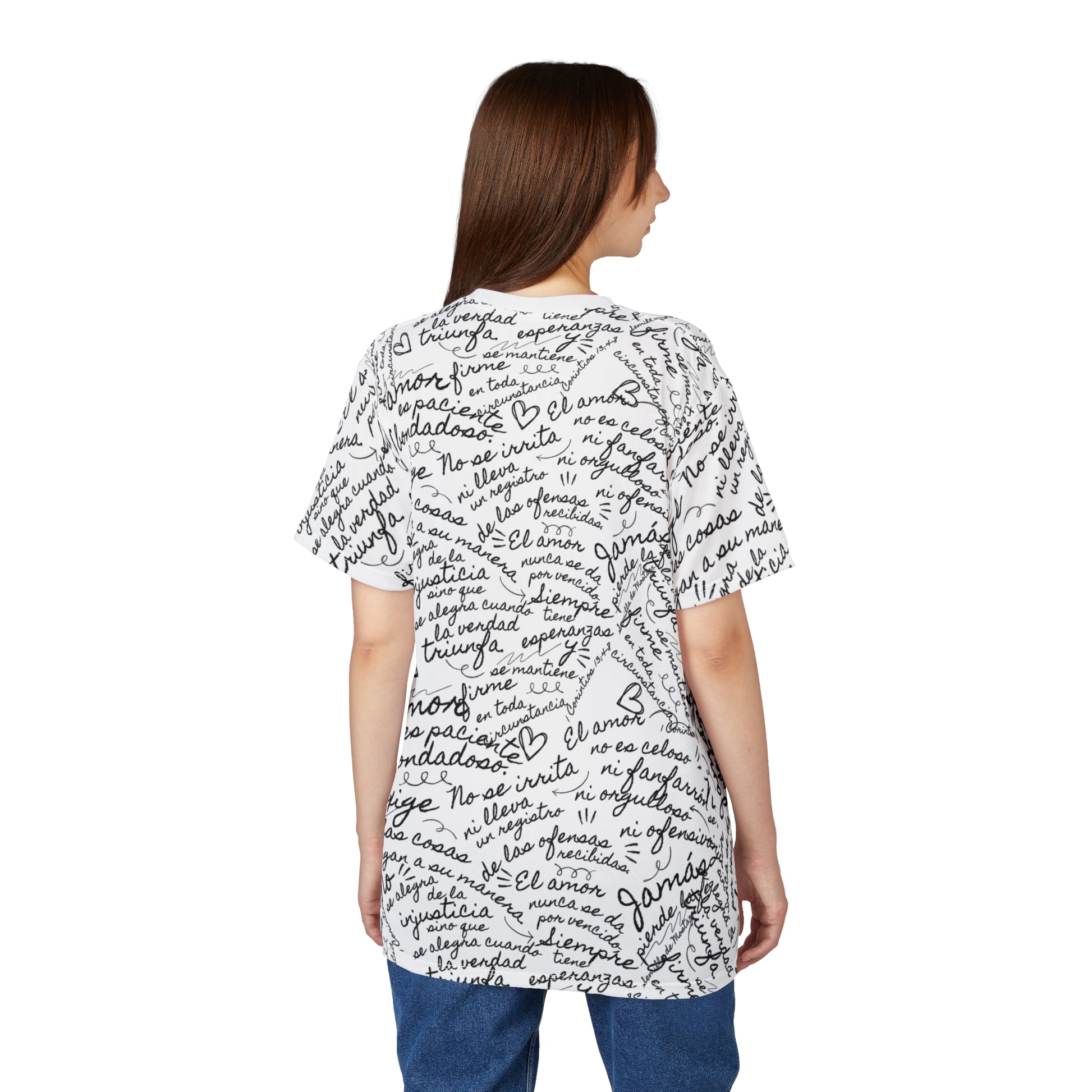 Camiseta Cristiana Unisexo Estampado Completo Amor - 1 Corintios 13:4-7 Bible Verse Shirt - Christian AOP T-Shirt - Somos Semilla De Mostaza