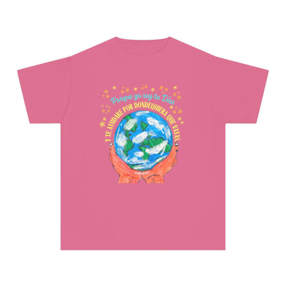 Pink Christian t-shirt with hands holding Earth, Spanish Bible verse, faith apparel design