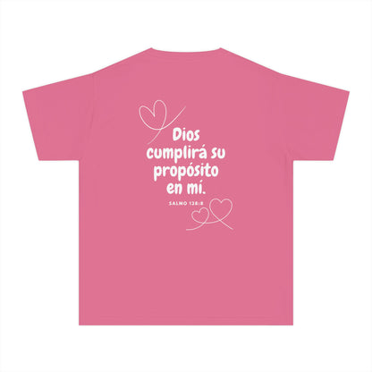 Pink Christian t-shirt with Spanish Bible verse, white text and heart line art, Psalm 138:8.