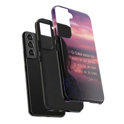 Spanish Christian phone case with Psalm 37:23 verse, sunset background and woman silhouette