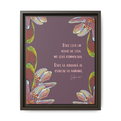 Framed Christian wall art with Psalm 46:5 in Spanish, floral accents on purple background