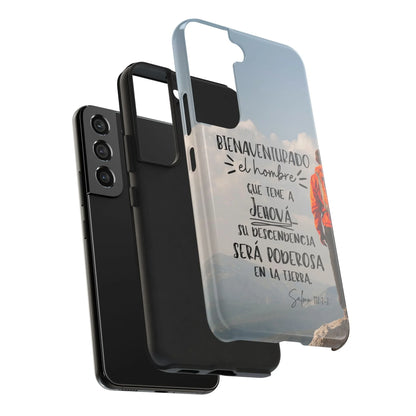 Christian phone case with Spanish Bible verse, mountain landscape, inspirational design