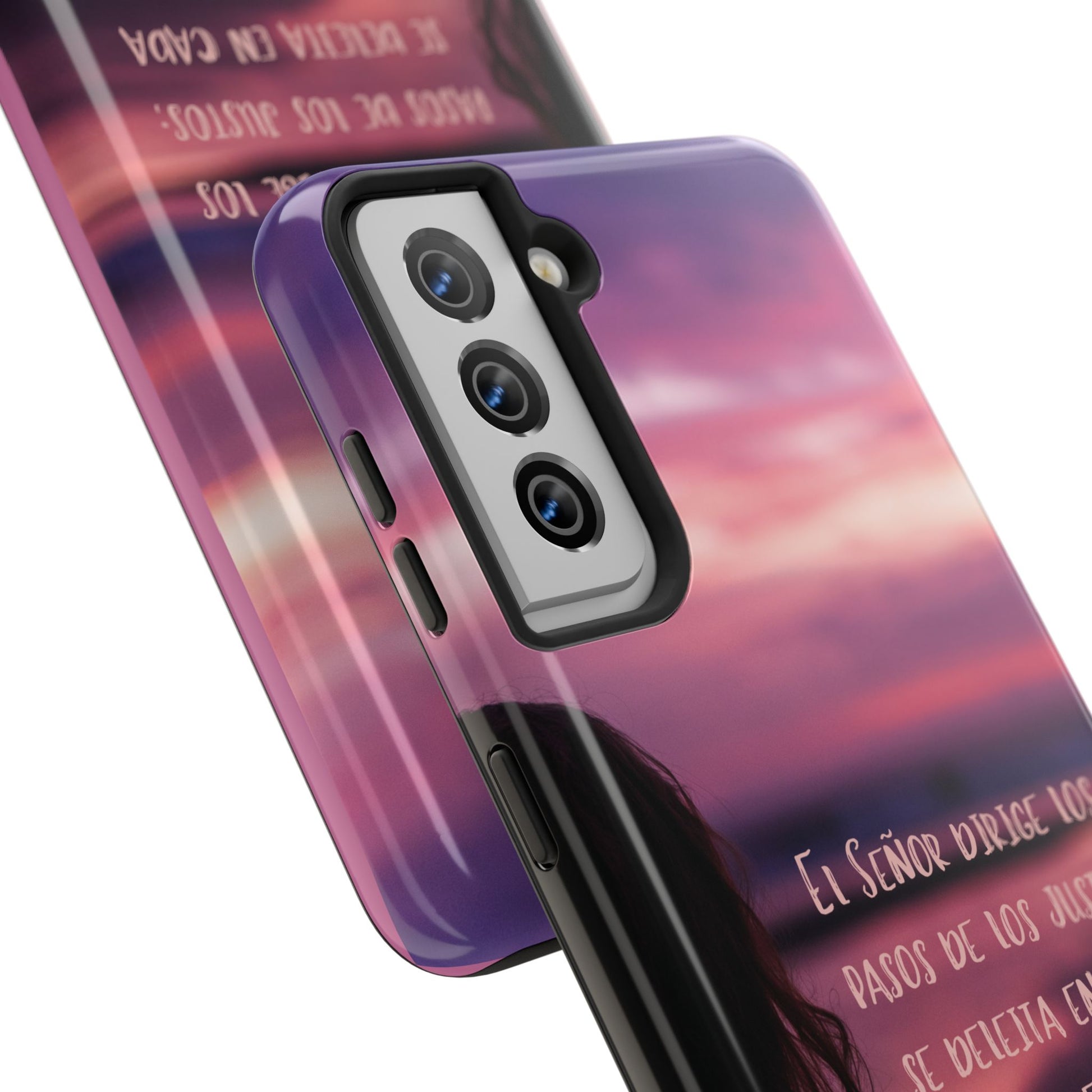 Christian phone case with Spanish Bible verse and purple sunset background