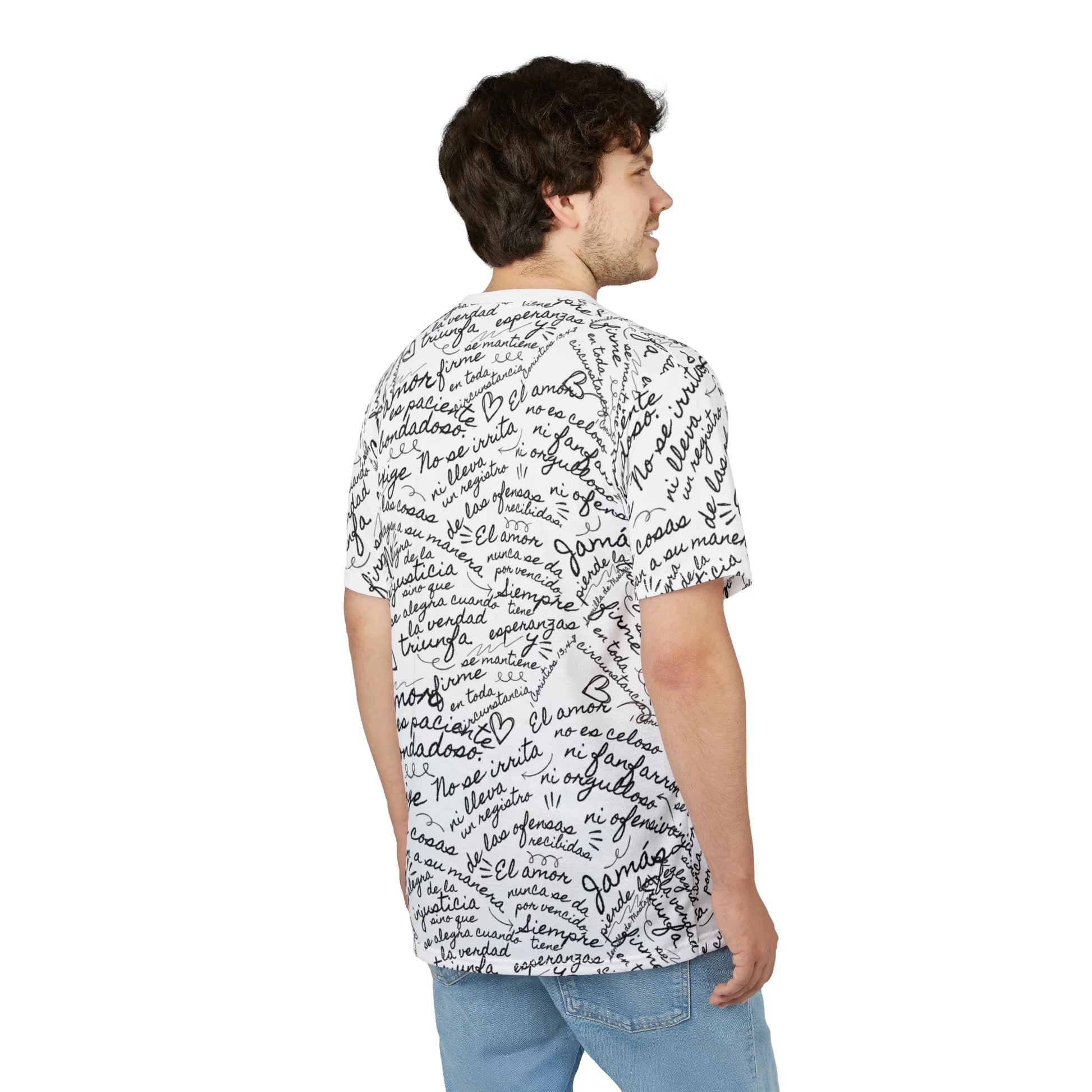 Man in white Christian graphic t-shirt with Spanish faith-inspired handwritten text