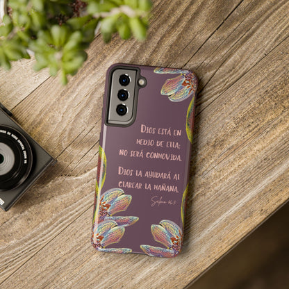 Christian phone case with Spanish Bible verse and floral design on wooden table