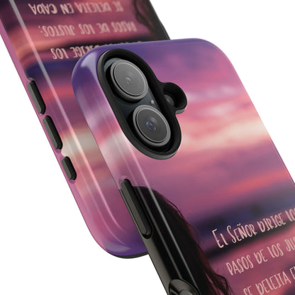Christian phone case with Spanish Bible verse and sunset background, inspirational faith gift