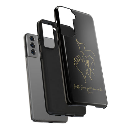 Black Christian phone case with gold line art praying hands and Bible verse in Spanish