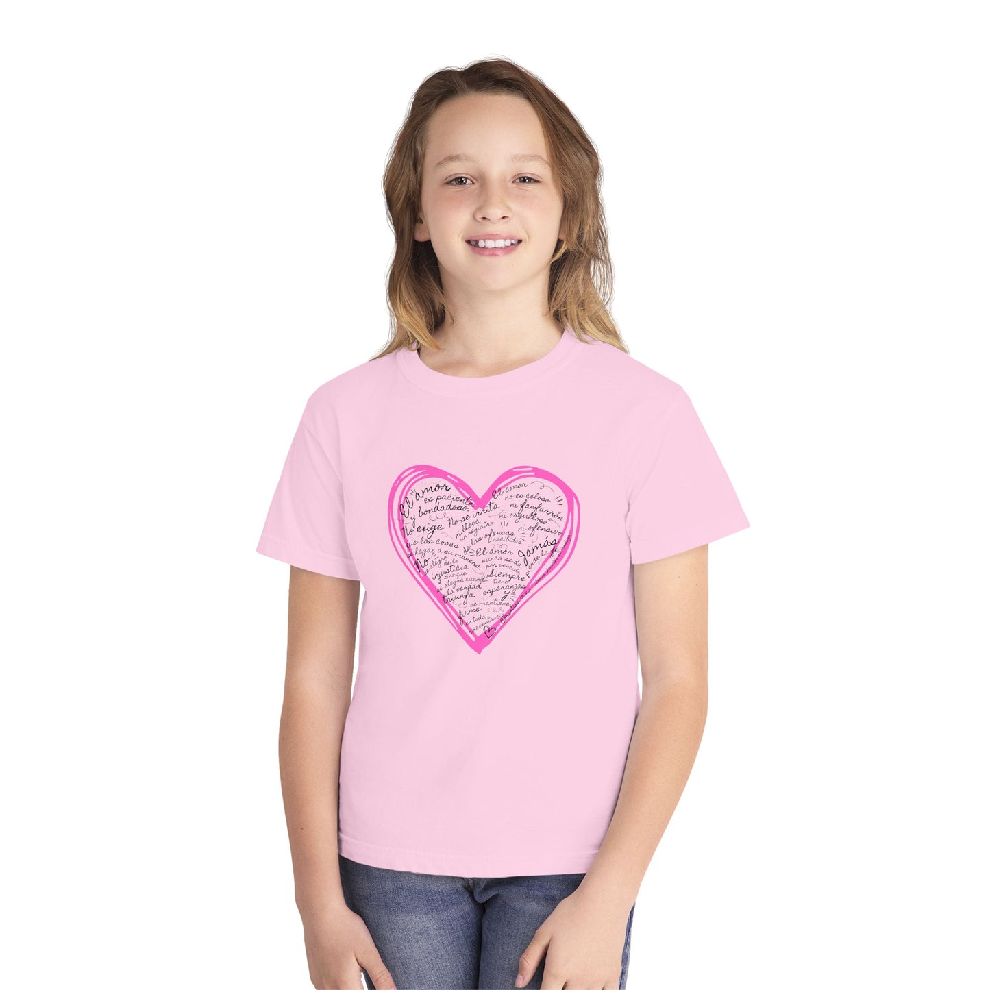 Playera Cristiana Infantil con Versículo - 1 Corintios 13:4-7 en Corazón Rosa - Christian Kids T-shirt "Love Is..."
